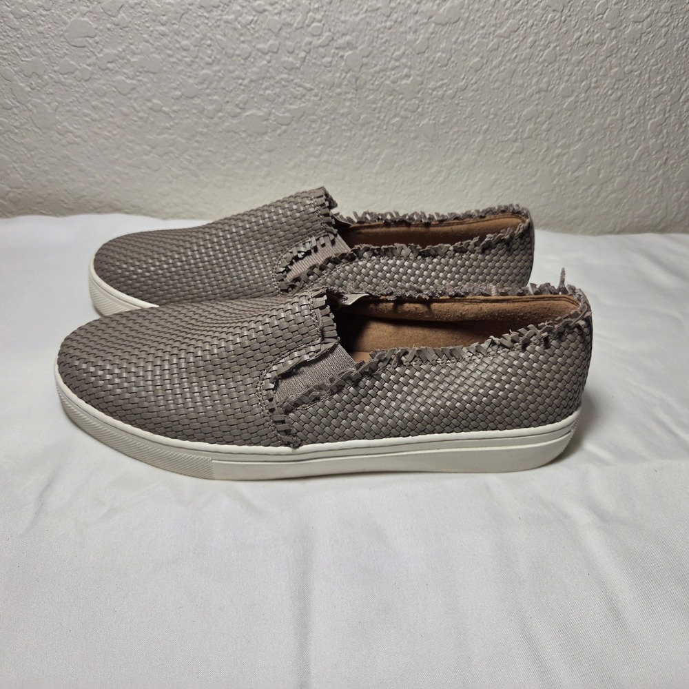 Indigo rd. Womens Woven Slip On Sneakers Grey Taupe Frayed Edge Size 10